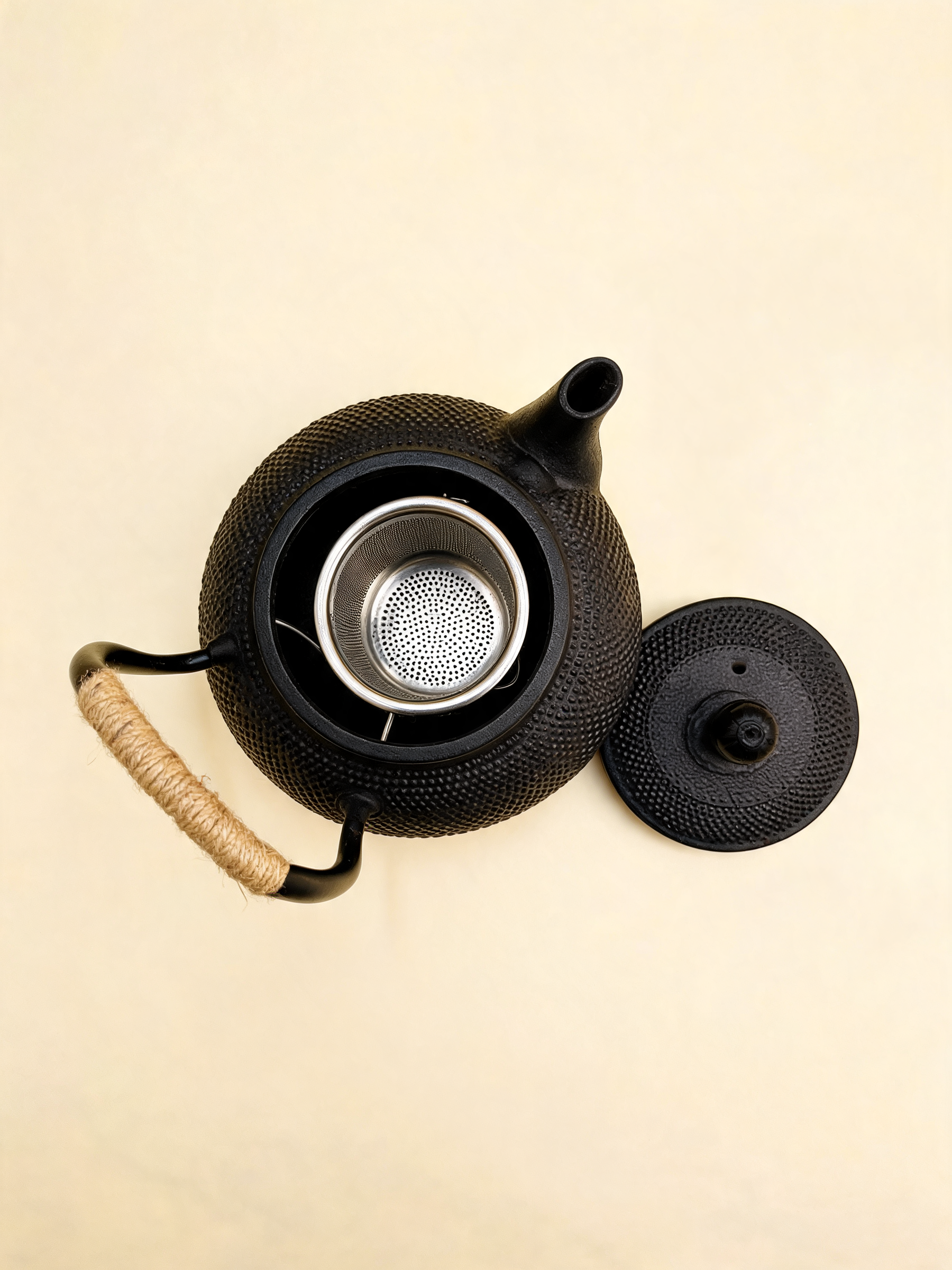Arare cast iron teapot lid and handle detail