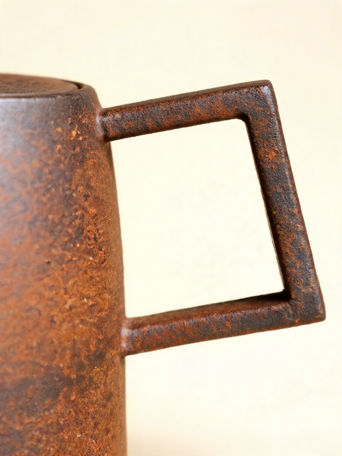 Fangyun teapot displayed for individual gongfu tea sessions