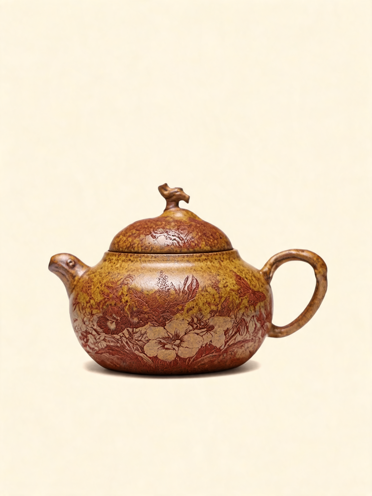 Hulu teapot with calabash silhouette and floral engraving