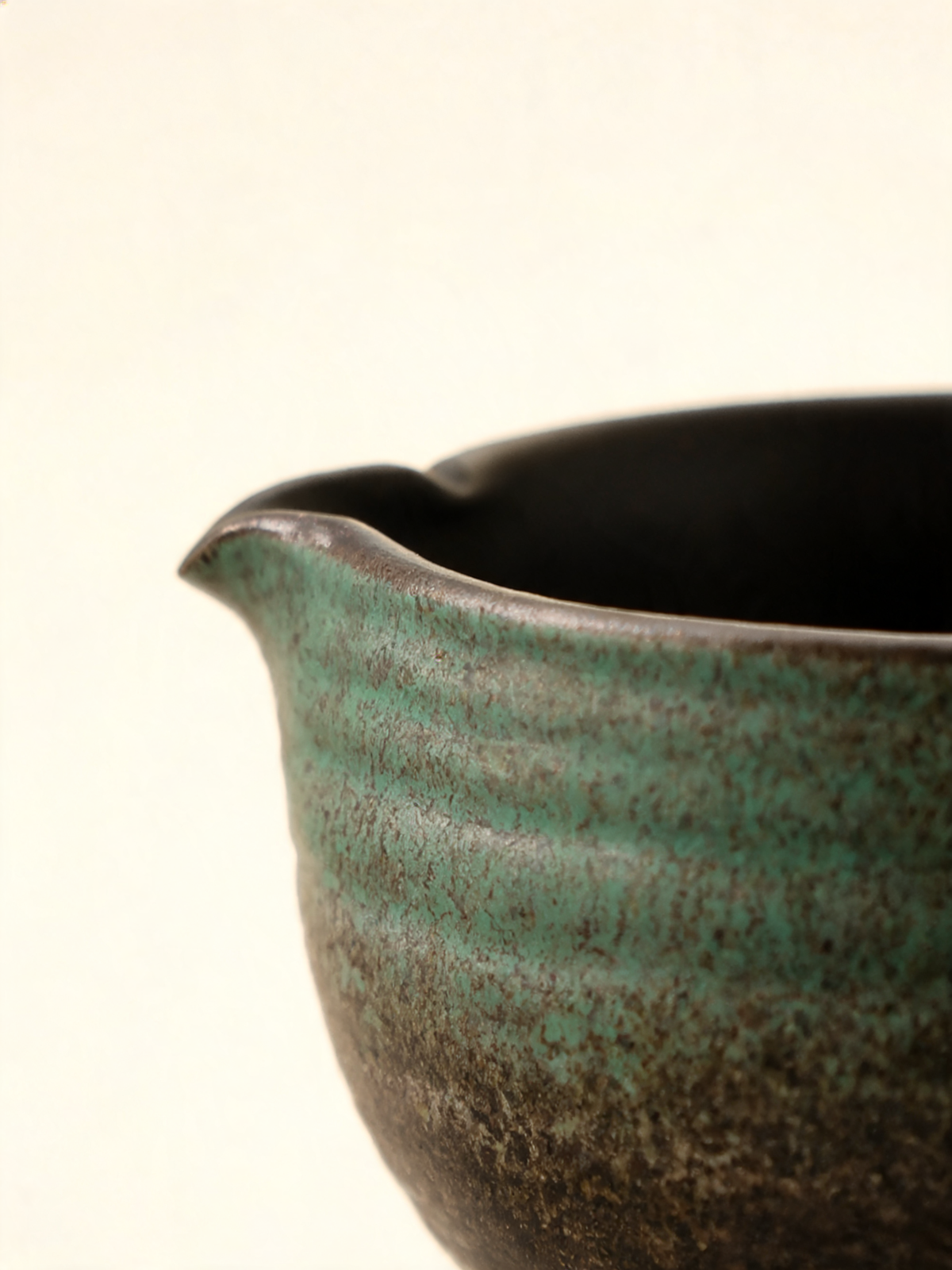 Koke Matcha Bowl darker brown interior and green exterior