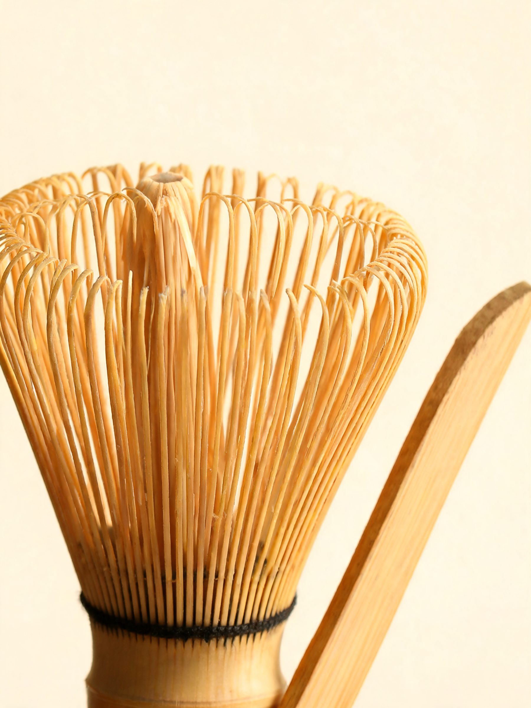 Koke Matcha Set 100 prong bamboo whisk and bamboo scoop