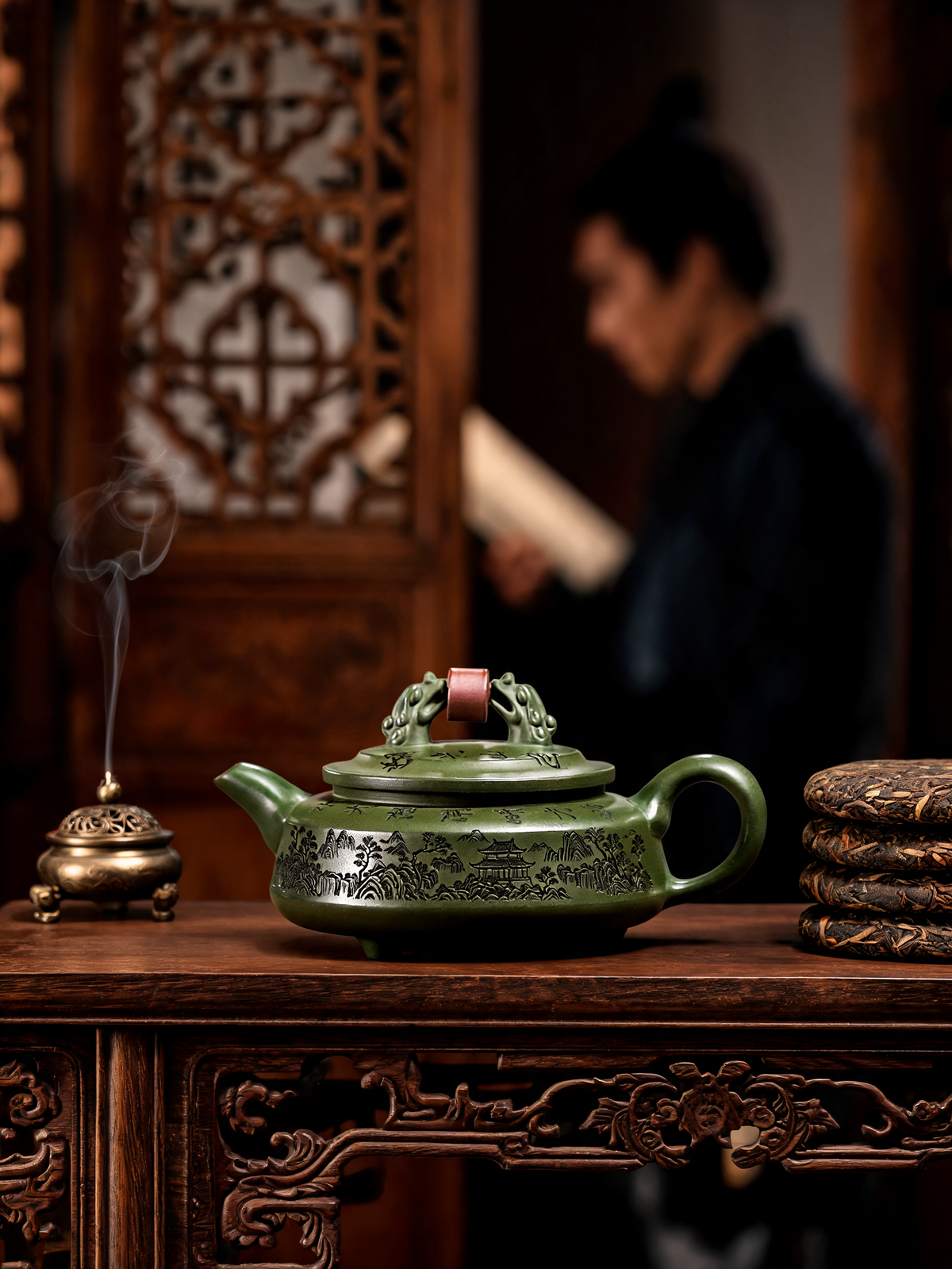 Shuang Long Teapot 255 ml zisha teapot on a tripod ding base