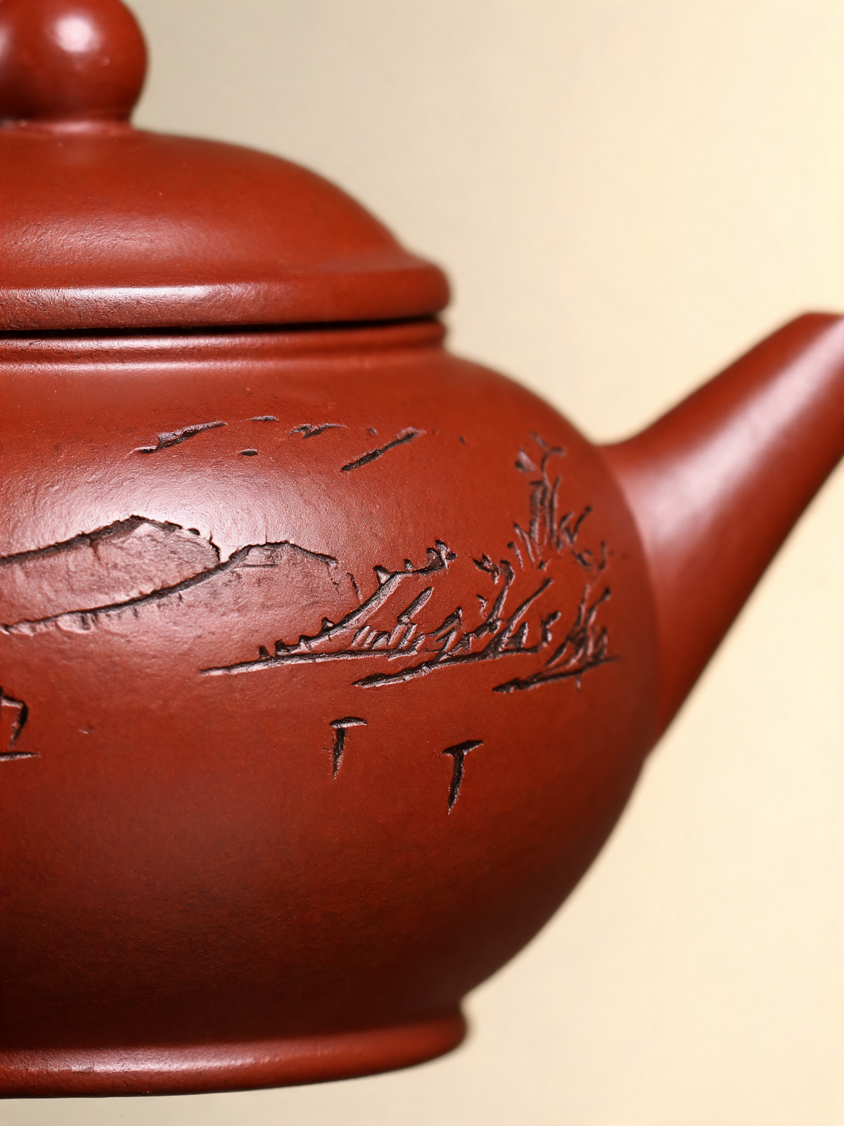 Shuiping Teapot domed lid and curved clay handle