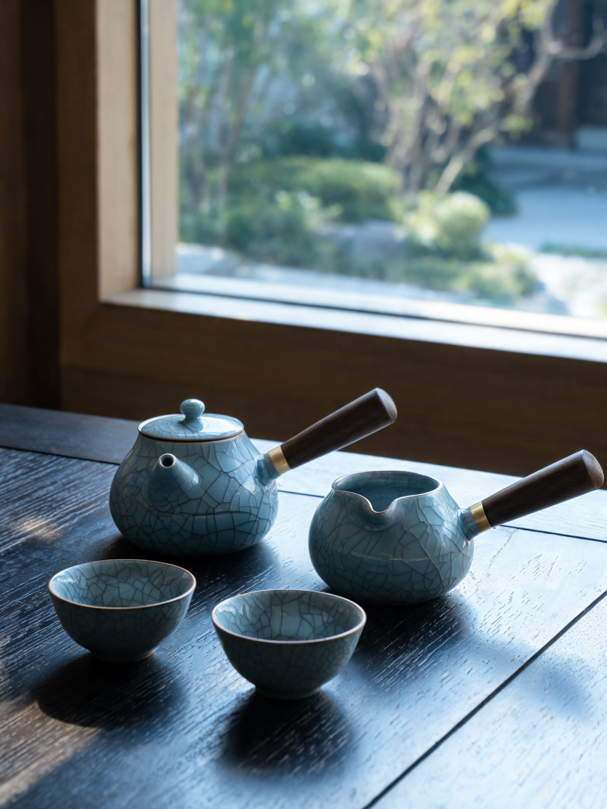 Tiexian tea ceremony set in its presentation case