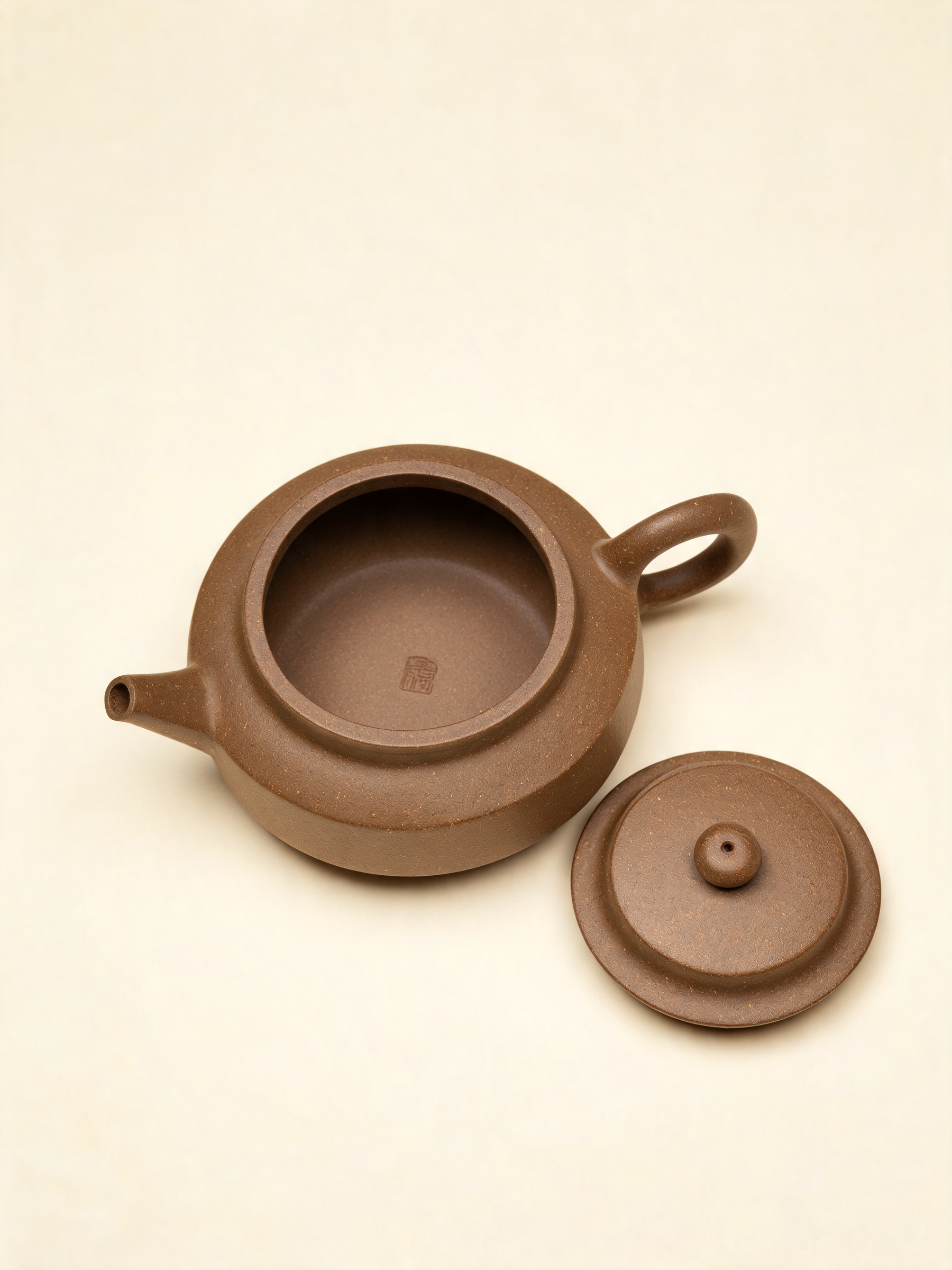 Close-up of the Duan clay texture on the Zhoupan teapot